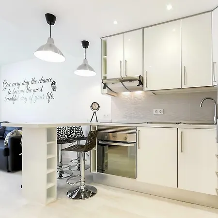Torres Del Sol Sea View * لوس كريستيانوس